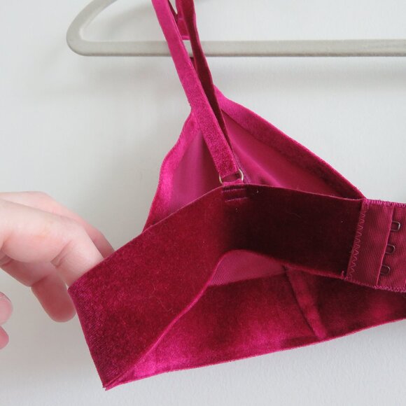 URBAN OUTFITTERS OUT FROM UNDER Velvet Triangle Bralette Raspberry Purple Goth - Picture 10 of 12